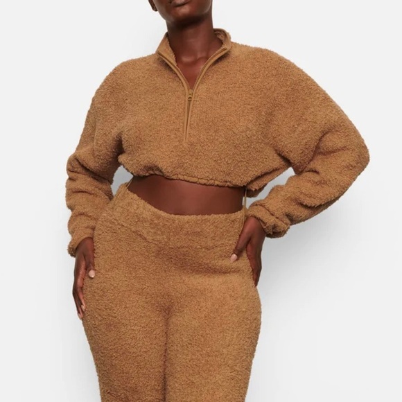 Skims - Camel Cropped Sweater - Picture 1 of 6